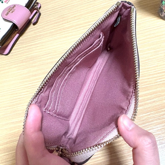 Coach wristlet wallet with butterfly print Pink/Gold hardware - Picture 3 of 6